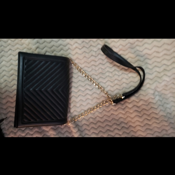 Beautiful bebe Retail bag NYC shop - Picture 2 of 3